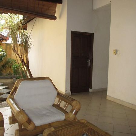 Yuli Bungalows Кута Екстериор снимка